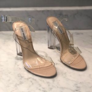 Steve Madden-Women’s Camille Vinyl Sandals